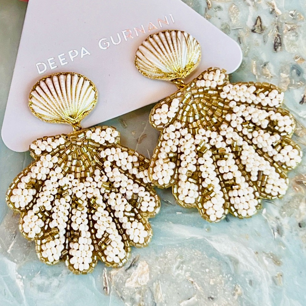 🌺🎉HP🎉🌺 NWT Deepa Gurnani Luxe Beaded Seashell Chandeliers - Picture 11 of 16